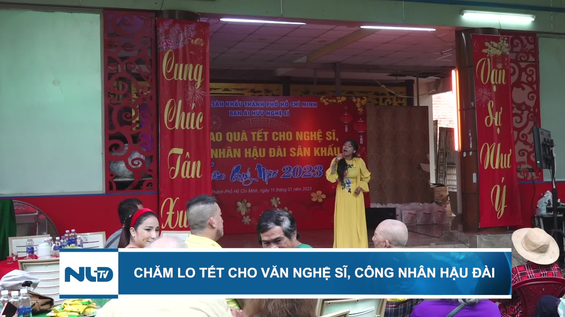Chăm lo Tết cho văn nghệ sĩ, công nhân hậu đài