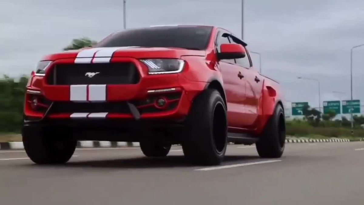 Ford Ranger độ Mustang mãn nhãn