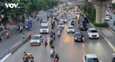 Một tuần sau phân làn cứng trên đường Nguyễn Trãi Xe máy vẫn vô tư đi sai làn