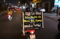 Lạ đời người đàn ông xuyên đêm sửa xe, đổ xăng miễn phí cho người đi đường