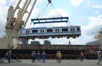 Cận cảnh 2 đoàn tàu Metro số 1 vừa cập cảng