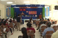 Chủ tịch LĐLĐ Trần Thị Diệu Thúy tiếp xúc cử tri quận Tân Phú