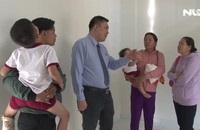 3 cháu bé mồ côi tại Bình Dương được tặng 2 căn nhà và được học miễn phí