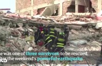 Giải cứu người mắc kẹt hơn 32 giờ trong trận động đất ở Ecuador