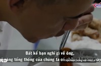 CNN công bố video Tổng thống Obama ăn bún chả Hà Nội