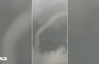 Lốc xoáy và vòi rồng gây thiệt hại tại Bạc Liêu