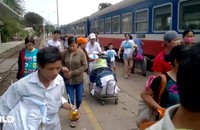 Sập cầu Ghềnh, hành khách đi tàu mệt mỏi