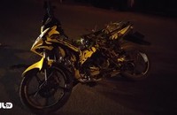 TP HCM: Xe máy đối đầu trong đêm, 3 người nhập viện