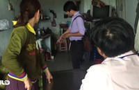 Kiểm tra hàng loạt cơ sở bán dừa tươi nghi ngâm chất tẩy trắng