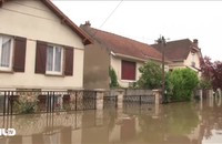 Sông Seine vỡ bờ, Pháp ngập lụt hơn 100 năm qua