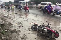 Xe container "điên" tông xe máy trên cầu Phú Mỹ, 2 người tử vong