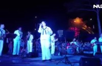 Video: Nữ binh sĩ Mỹ và ban nhạc Hạm đội 7 thể hiện ca khúc “Nối vòng tay lớn”