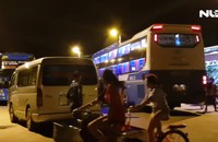 “Bến” xe không phép giữa khu dân cư