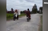 “Xả cửa” cho hàng lậu tràn biên?