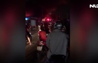 Cháy lớn tại quận 9, một lính cứu hoả bị thương