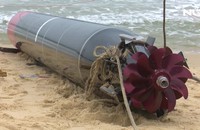 Ngư dân vớt được vật thể lạ có chữ Trung Quốc nghi ngư lôi