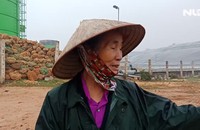 Vì sao người dân chặn xe chở rác vào bãi rác Nam Sơn?