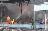 Hơn 1.000m2 nhà xưởng bị thiêu rụi trong vụ cháy lớn