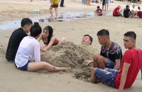 Vũng Tàu đón hơn 400.000 lượt khách, xử phạt nhiều trường hợp bán hàng rong