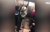 Giải cứu thành công 21 người mắc kẹt trong thang máy