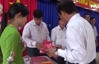 Trao tận tay hơn 300 lá cờ Tổ quốc cho ngư dân TP Bạc Liêu