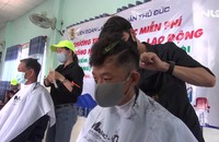 Cắt tóc miễn phí cho công nhân viên chức - lao động “Trong mùa dịch Covid-19”