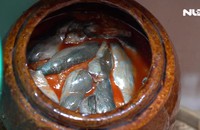 Mắm cá linh, đuông dừa bằng đất sét y như thật