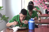 Công nhân trở lại làm việc sau Tết, doanh nghiệp gấp rút triển khai phòng chống dịch