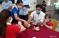 “Triệu trái tim - Một tấm lòng - Vắc-xin vượt qua Covid-19": Chung tay góp tiền ủng hộ