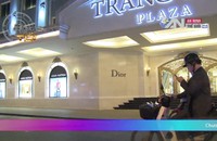 8 GIỜ 15 PHÚT TỐI: Kỳ lạ "phố sướng" ở Hà Nội