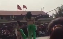 Clip múa gây nhiều phản cảm trong lễ hội