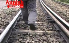 Video: Xem "con nghiện" tiêm chích ngay tại sân ga