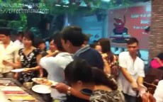 Video: Tham như người Việt ăn... buffet