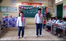 Học sinh tiểu học nhảy “bống bống bang bang” chia tay cô giáo