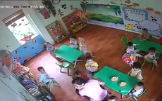 Giáo viên mầm non đánh, tát học sinh vì không ăn ở Hà Nội