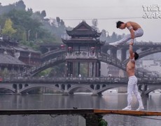 Quốc Cơ, Quốc Nghiệp chồng đầu mạo hiểm tại Phượng Hoàng Cổ Trấn
