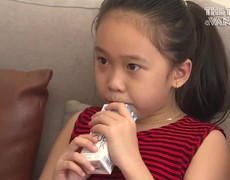Trẻ em được nghỉ học vì dịch nCoV, các gia đình xoay sở thế nào?