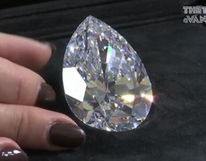 Viên kim cương trắng khổng lồ đạt giá cao