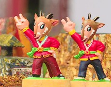 Nghệ nhân làng cổ làm tượng Sao la cổ vũ SEA Games 31