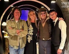 Tài tử Johnny Depp mở tiệc ăn mừng sau khi thắng kiện