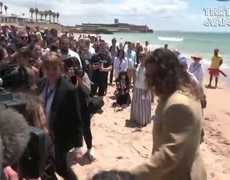 Ngôi sao “Aquaman” kêu gọi giải cứu các đại dương