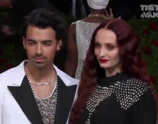 Vợ chồng ca sĩ Joe Jonas đón con gái thứ hai