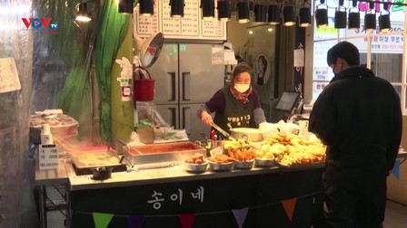 Khu chợ truyền thống của Hàn Quốc nổi tiếng nhờ những món ăn vặt