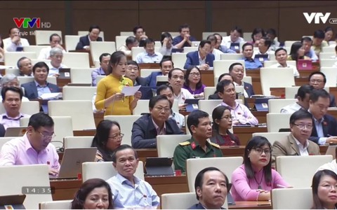 Clip: Đại biểu đề nghị Bộ trưởng Lê Vinh Tân công khai các trường hợp bổ nhiệm sai