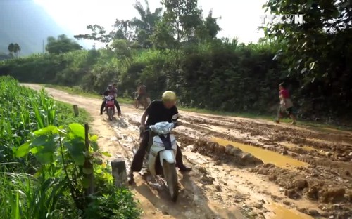 Dự án mỹ thuật cho trẻ em “Ngôi sao miền núi” vừa kỉ niệm 6 năm hoạt động