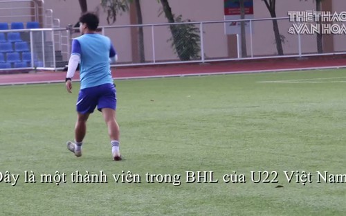 Vẻ đẹp trai như "nam thần" từ trợ lý HLV của ông Park Hang Seo
