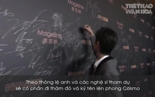 Cười ra nước mắt: Bố của fan hâm mộ khoét cả phông có chữ ký Tiêu  Chiến mang về tặng con gái