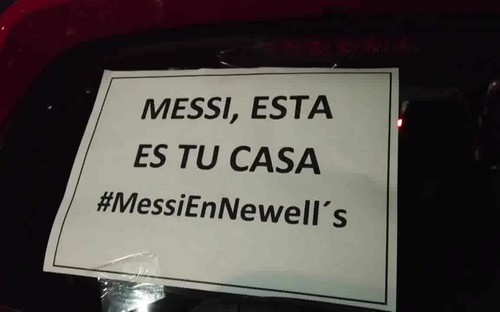 CĐV Newell's Old Boys hi vọng Messi trở lại đội bóng thiếu thời