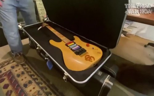 Đấu giá nhạc cụ của các nghệ sĩ huyền thoại Rock và Jazz