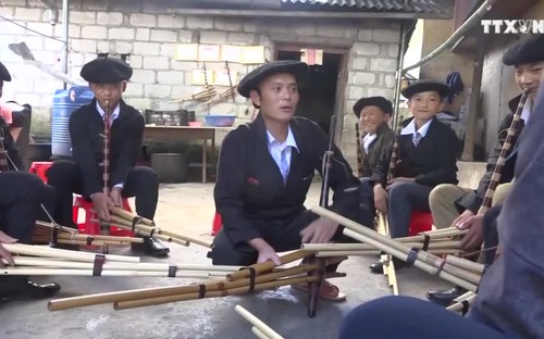 Giữ tiếng khèn Mông vang mãi nơi địa đầu Tổ quốc